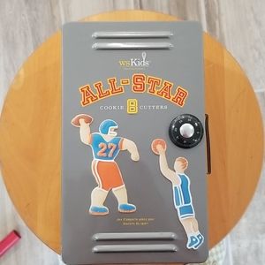 Wiliams-sonoma all star cookie cutters set